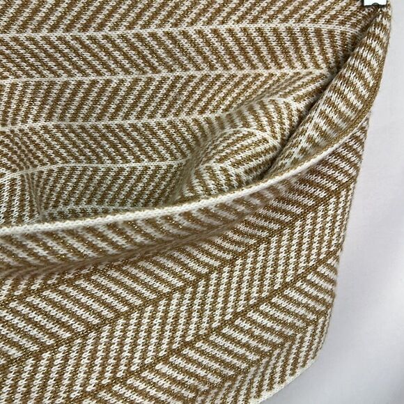 Calvin Klein Gold and White herringbone winter scarf EUC - Picture 9 of 10